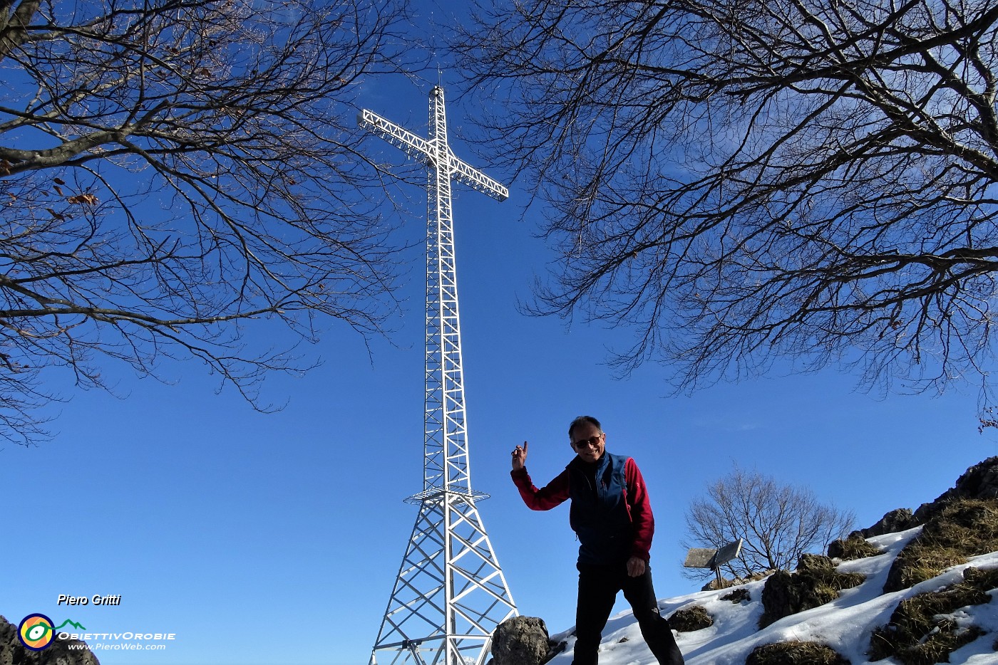 03 Alla croce del Monte Zucco (1232 m).JPG